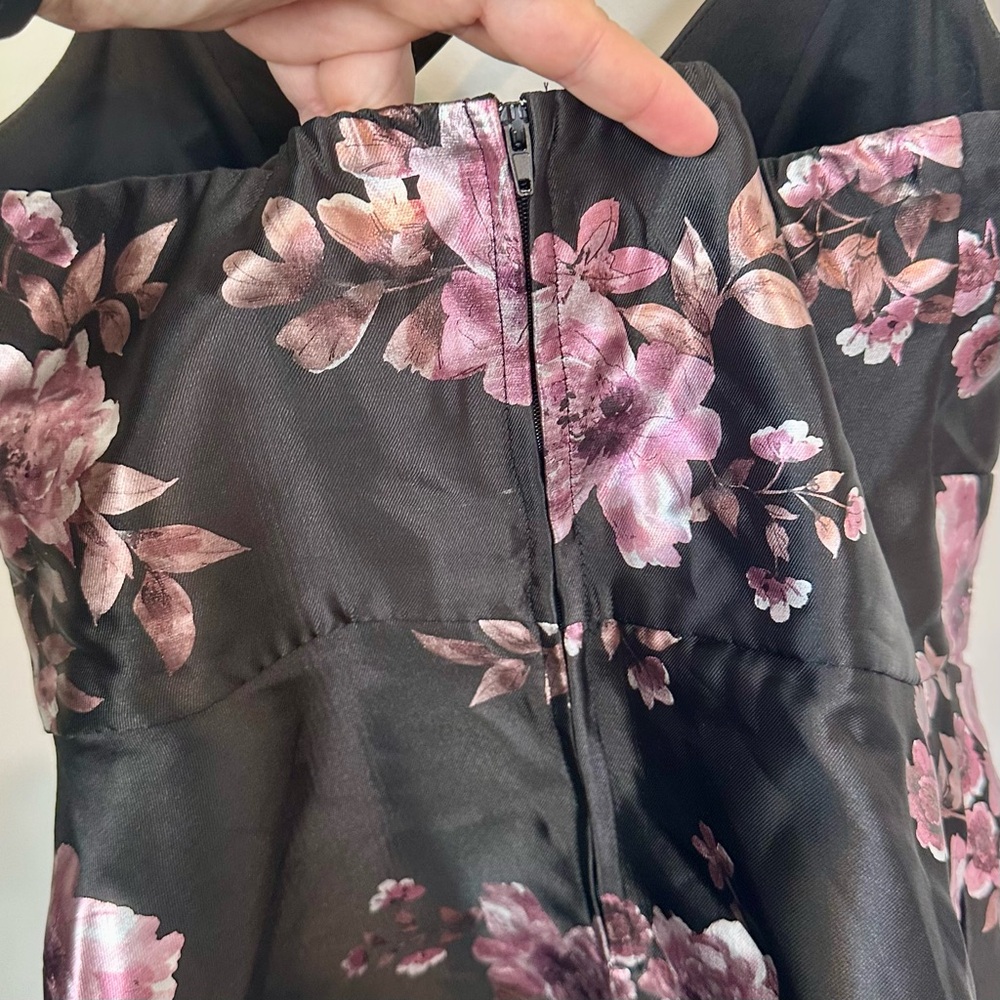 Speechless Juniors Floral Black and Pink Roses Mini Dress - Size: 9 - Picture 8 of 10